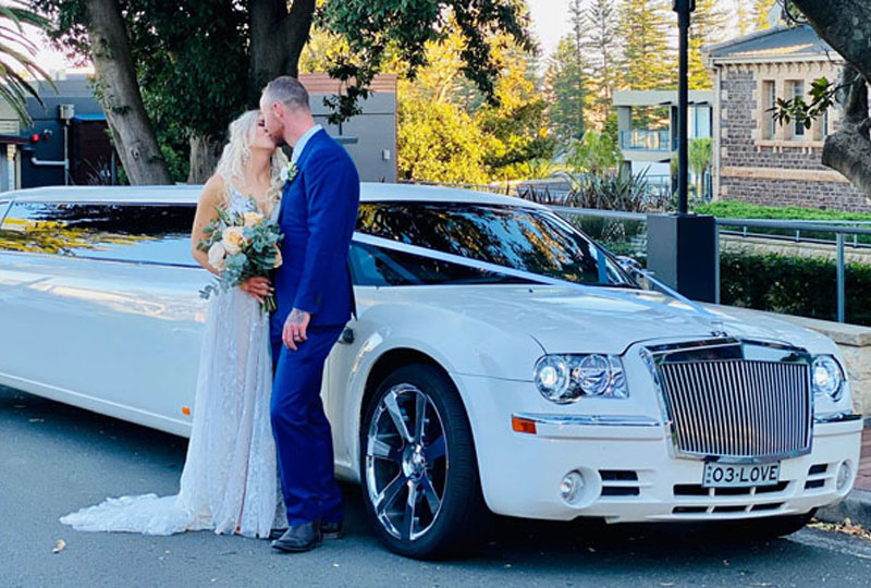 White Chrysler 300 Super Stretch Limousine