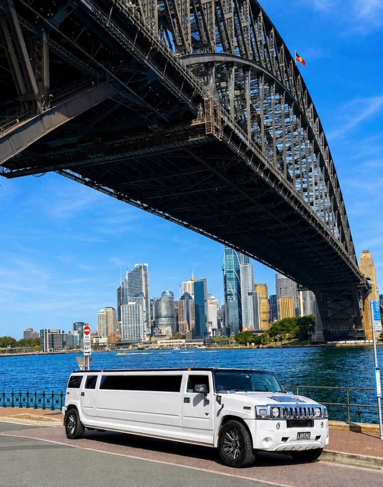 Experience First-Class Travel with Sydney Airport Limousine Transfers